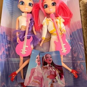 Kpop demon hunters singing dolls , set of 2